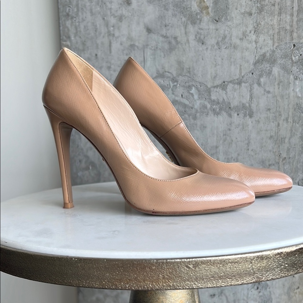 Prada round toe pumps -patent leather- nude - 37.5 / 7.5 US